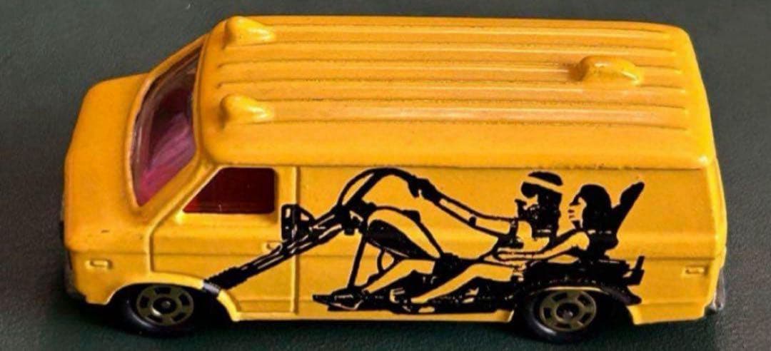 トミカ シボレー シェビーバン