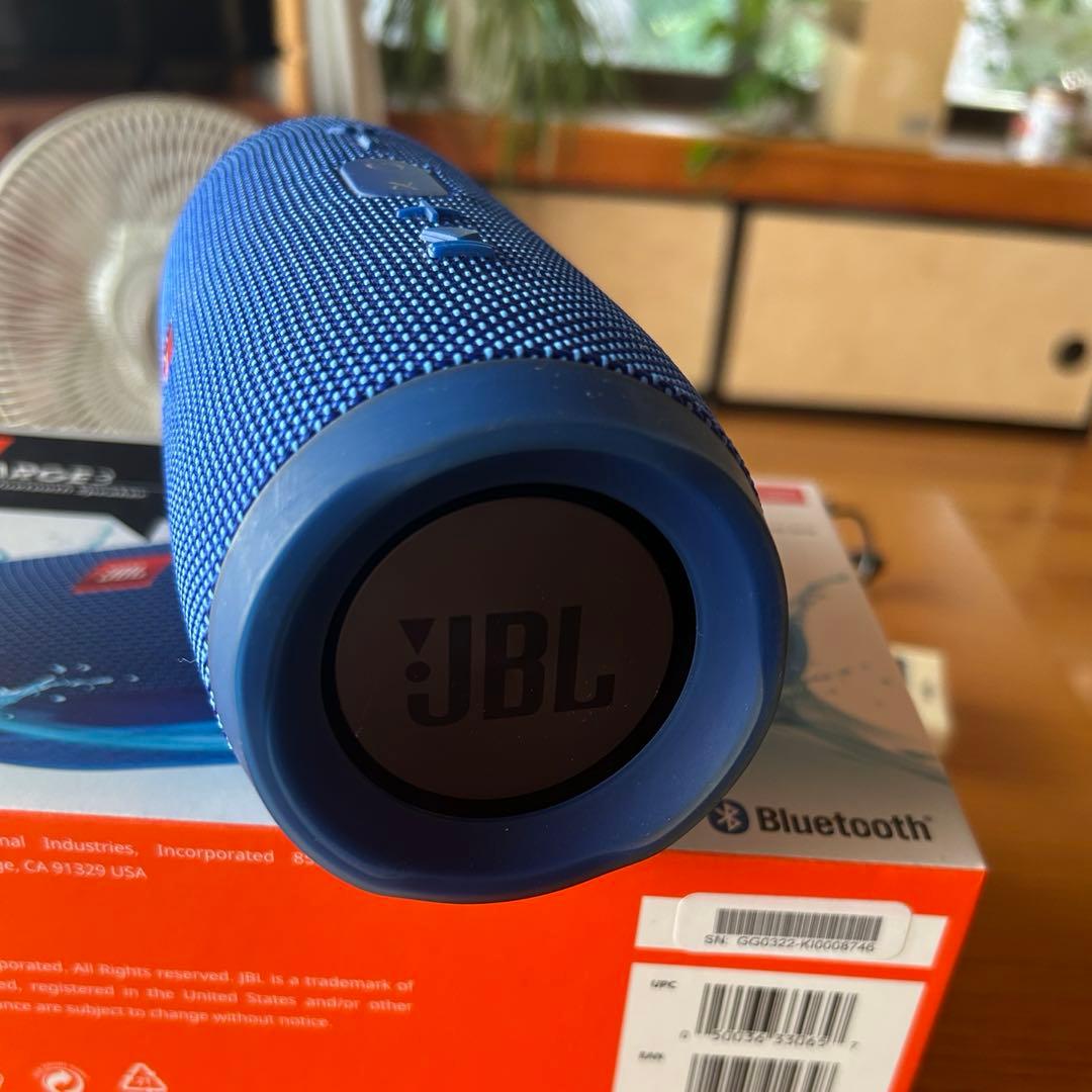 《送料込》JBLスピーカー charge３