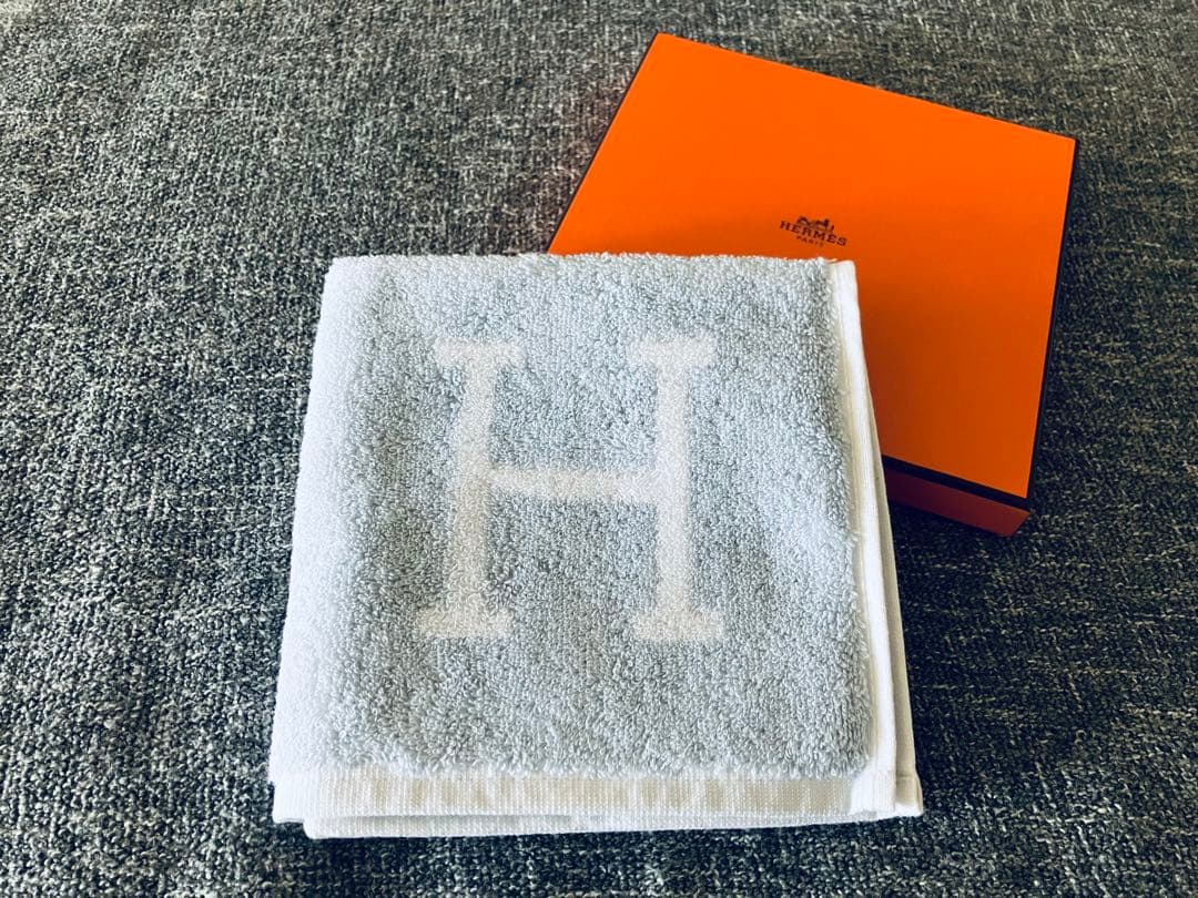 新品未使用　Hermes エルメス アヴァロン ハンドタオル ブルー ×ホワイト
