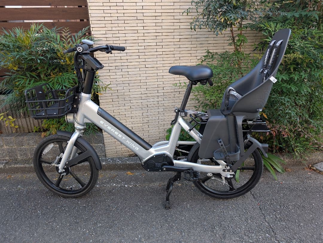 EVEREST XING CITY + ピークシルバー　チャイルドシート