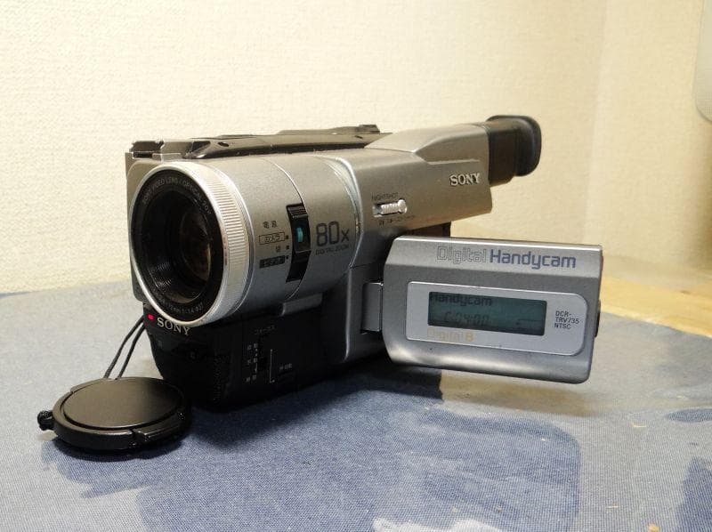 ８ミリビデオカメラ　DCR-TRV735デジタル８送料無料65