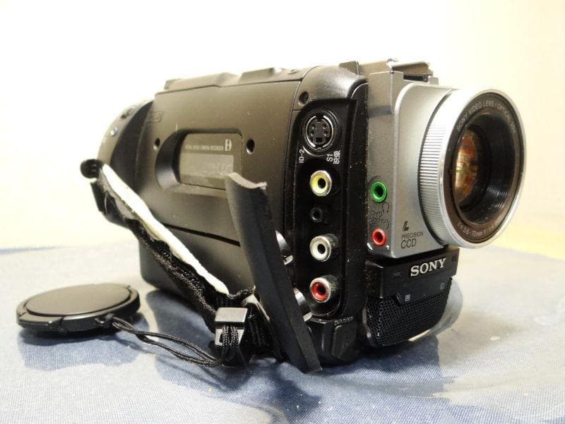 ８ミリビデオカメラ　DCR-TRV735デジタル８送料無料65