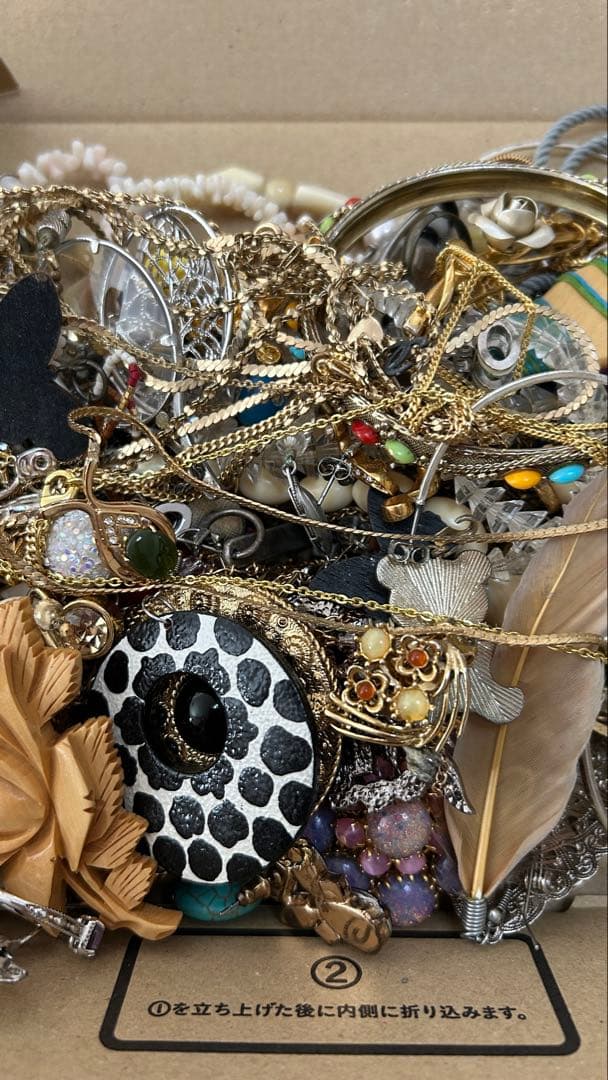 W*E様 アクセサリー まとめ売り イミテーション ジャンク品 ③