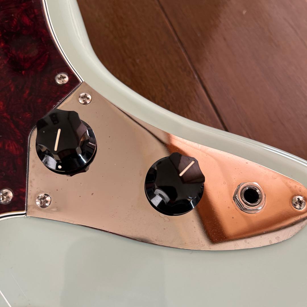 スクワイヤー　ジャガー　Classic Vibe '70s Jaguar