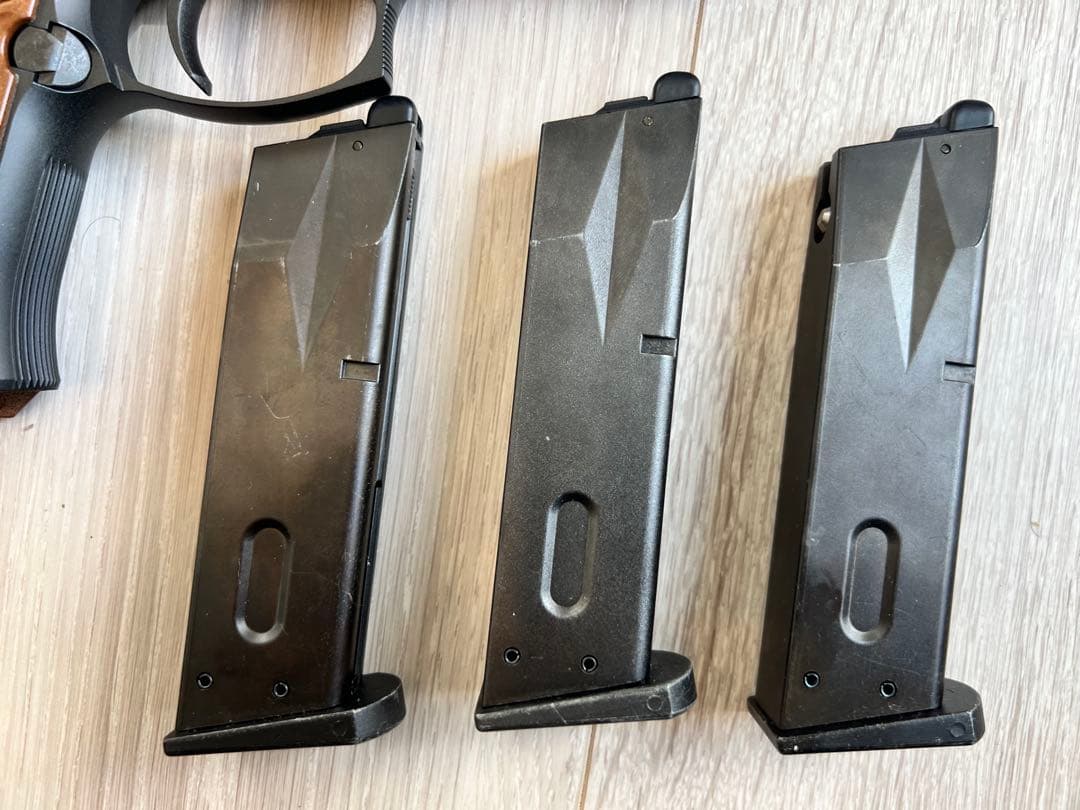 東京マルイサムライエッジ　ハイグレード　ベレッタ　ガスブロ　予備マガジン付き