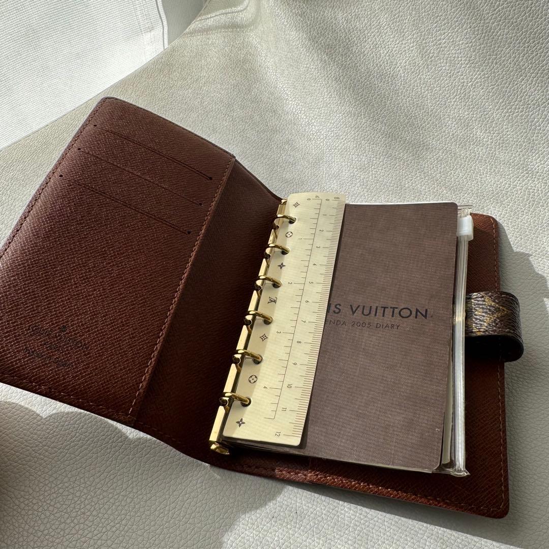 kon　ルイヴィトン　手帳