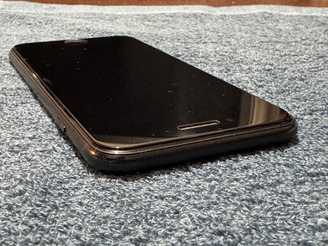 8806 Apple iPhone SE第3世代 ブラック