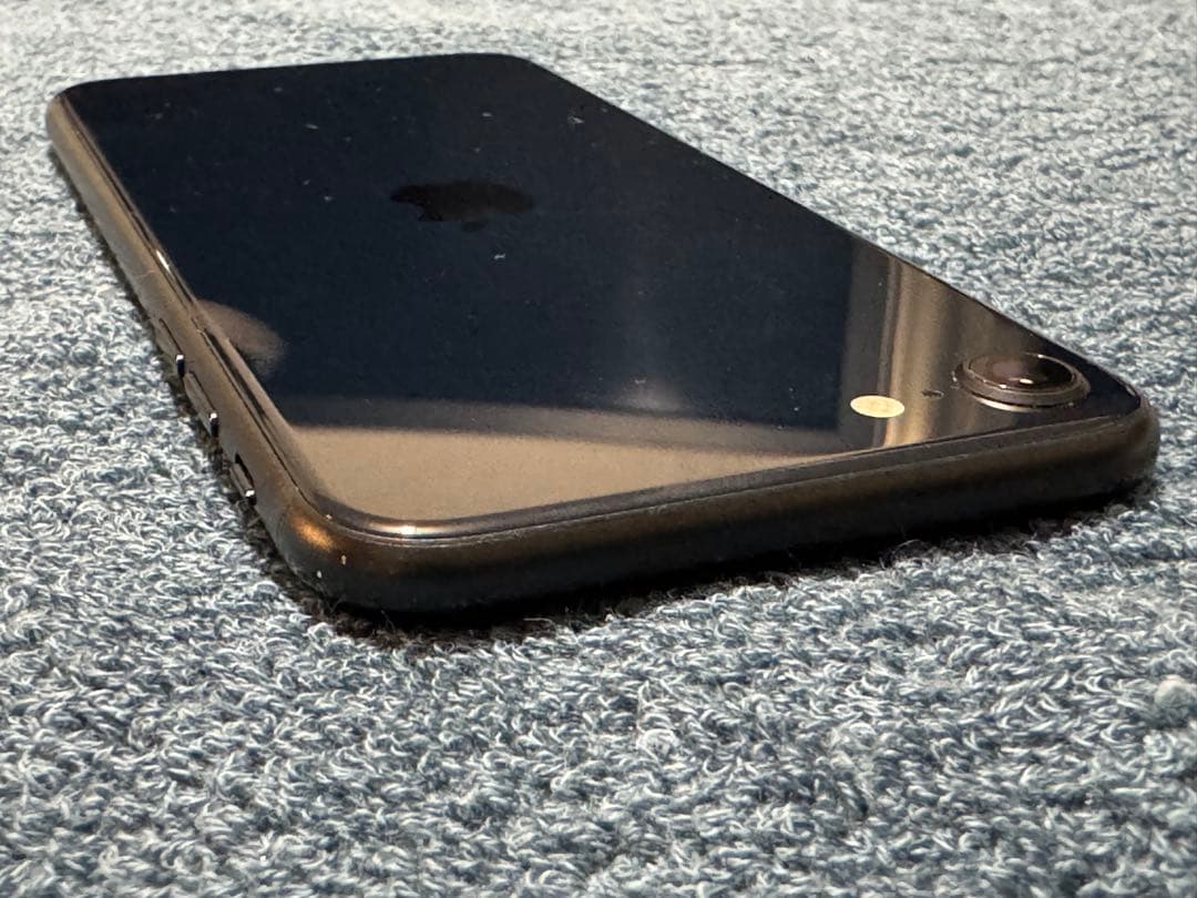 8806 Apple iPhone SE第3世代 ブラック