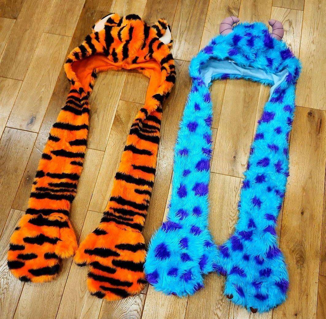 ディズニー　サリー　ティガー　手袋　マフラーキャップ　ファンキャップ　帽子　2個