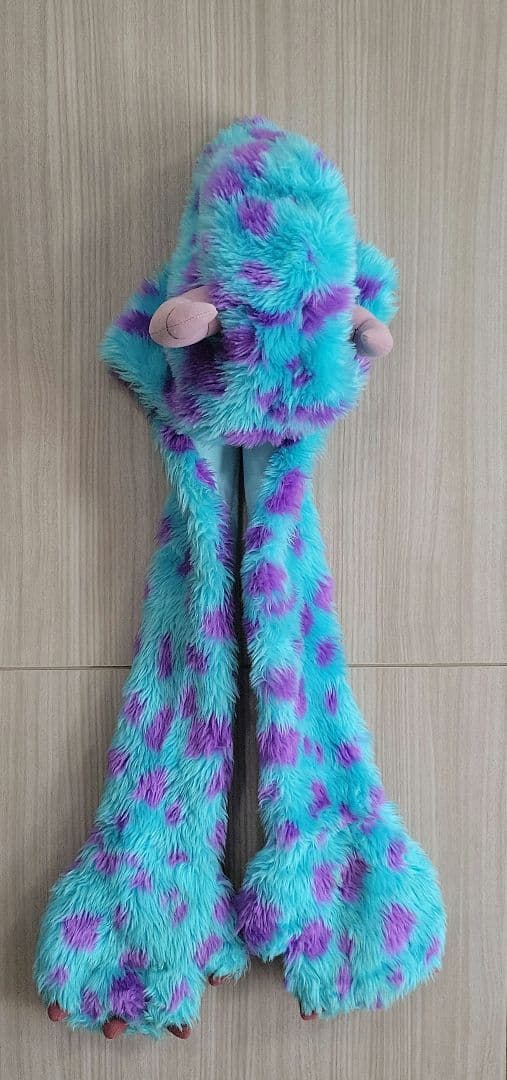 ディズニー　サリー　ティガー　手袋　マフラーキャップ　ファンキャップ　帽子　2個