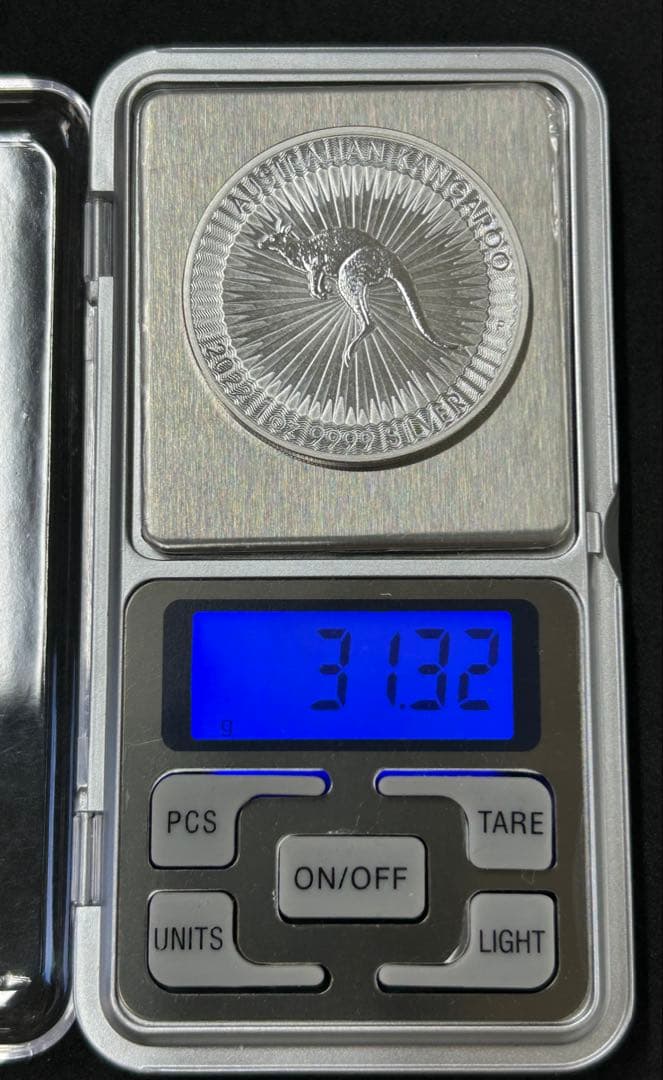 オーストラリア　カンガルー銀貨 2022 1オンス ケース付き　②