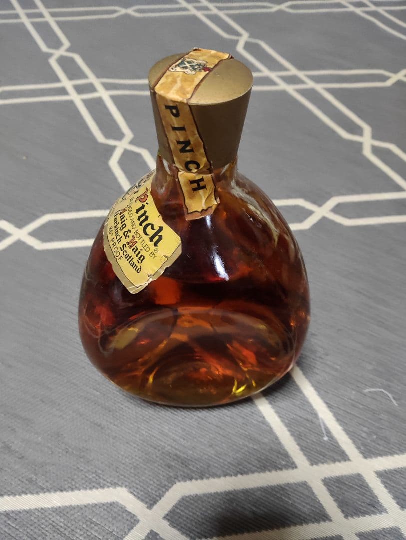 Pinch ブレンデッドウイスキー 750ml