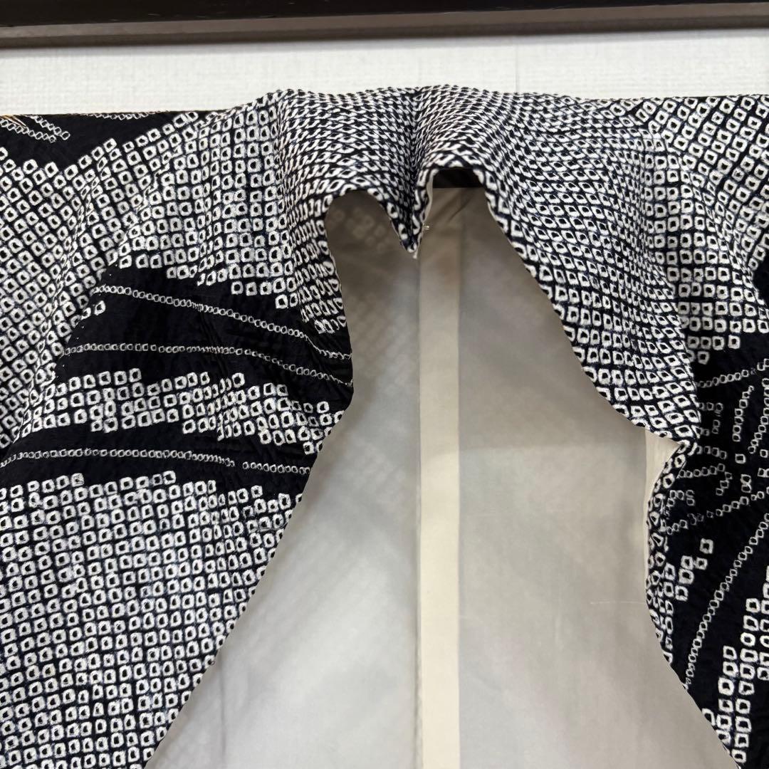 サラ　AK-7092 AK-6983 振袖 モノトーン 総絞り 箔押しの