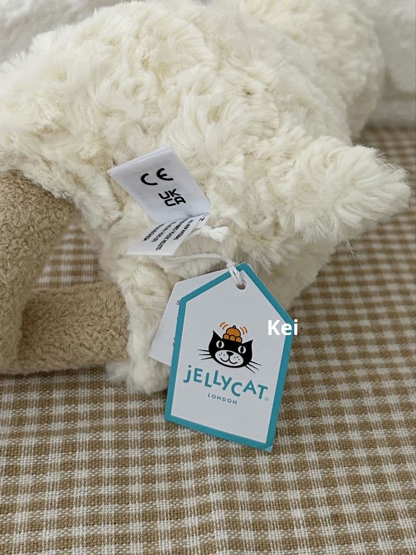  羊のぬいぐるみ