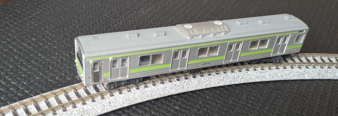 Nゲージ鉄道模型 グレーとグリーン