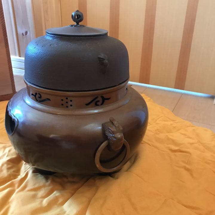 茶道具　　鬼面風炉釜唐銅