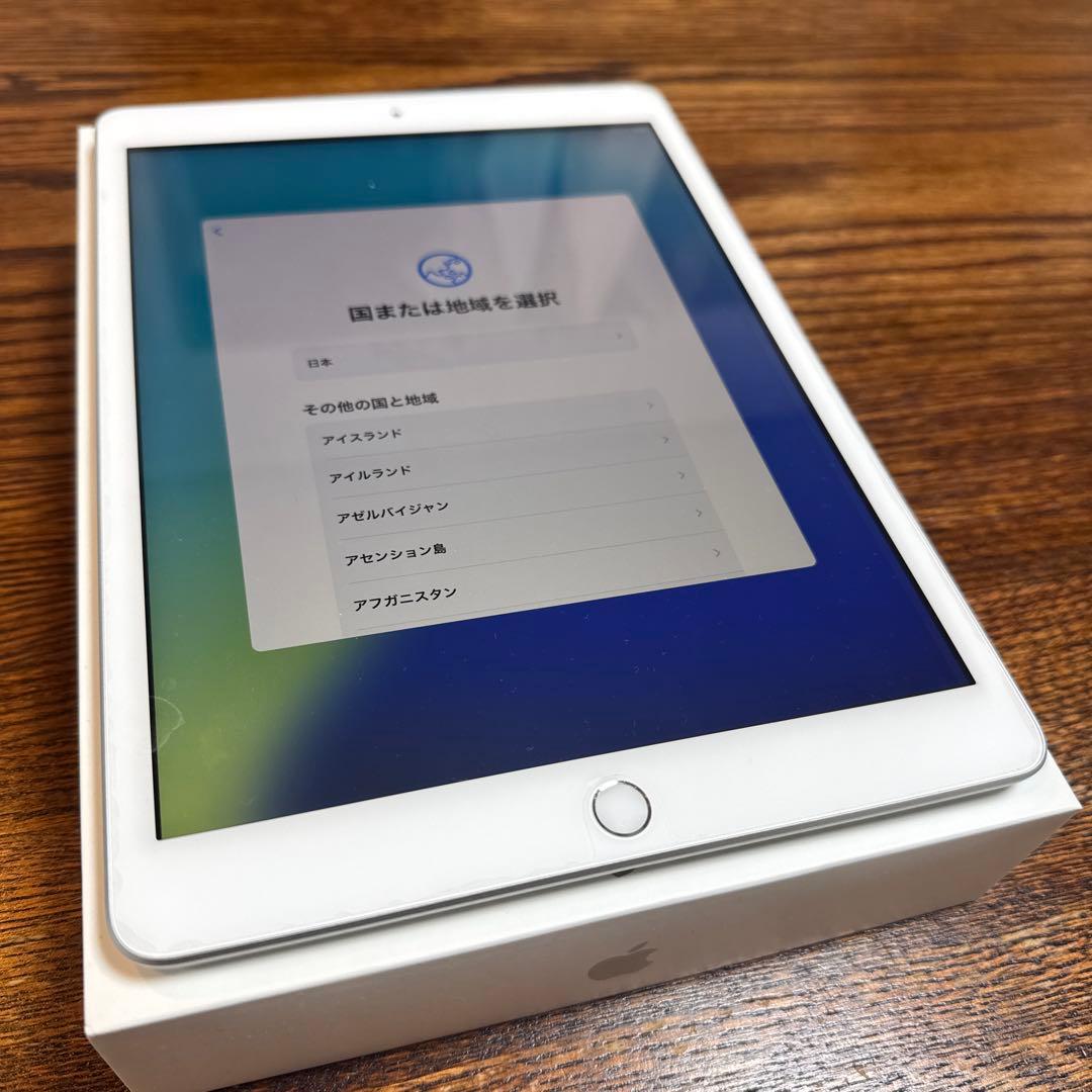 Apple iPad (第7世代) シルバー 本体