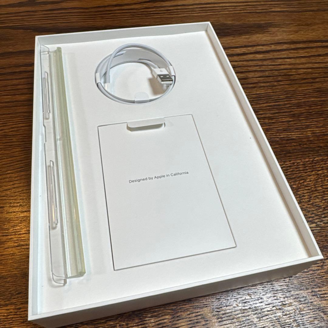 Apple iPad (第7世代) シルバー 本体