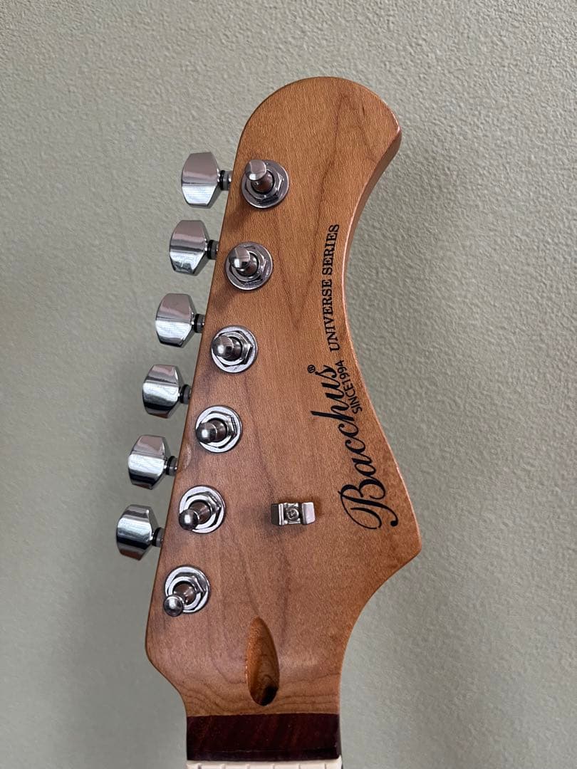 バッカス エレキギター ユニバース サンバースト