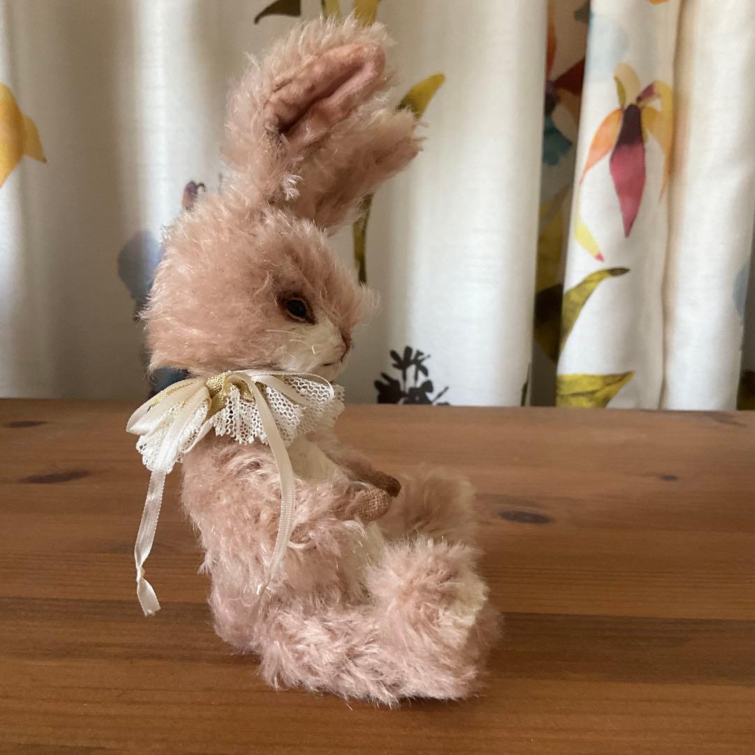 国内作家様ハンドメイド　ピンクの可愛いウサギさん