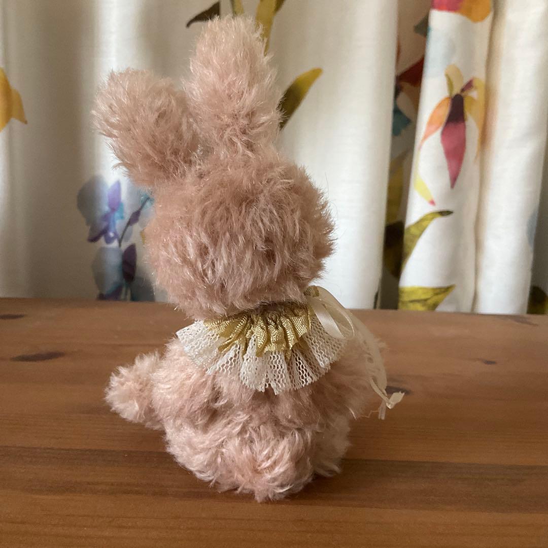 国内作家様ハンドメイド　ピンクの可愛いウサギさん