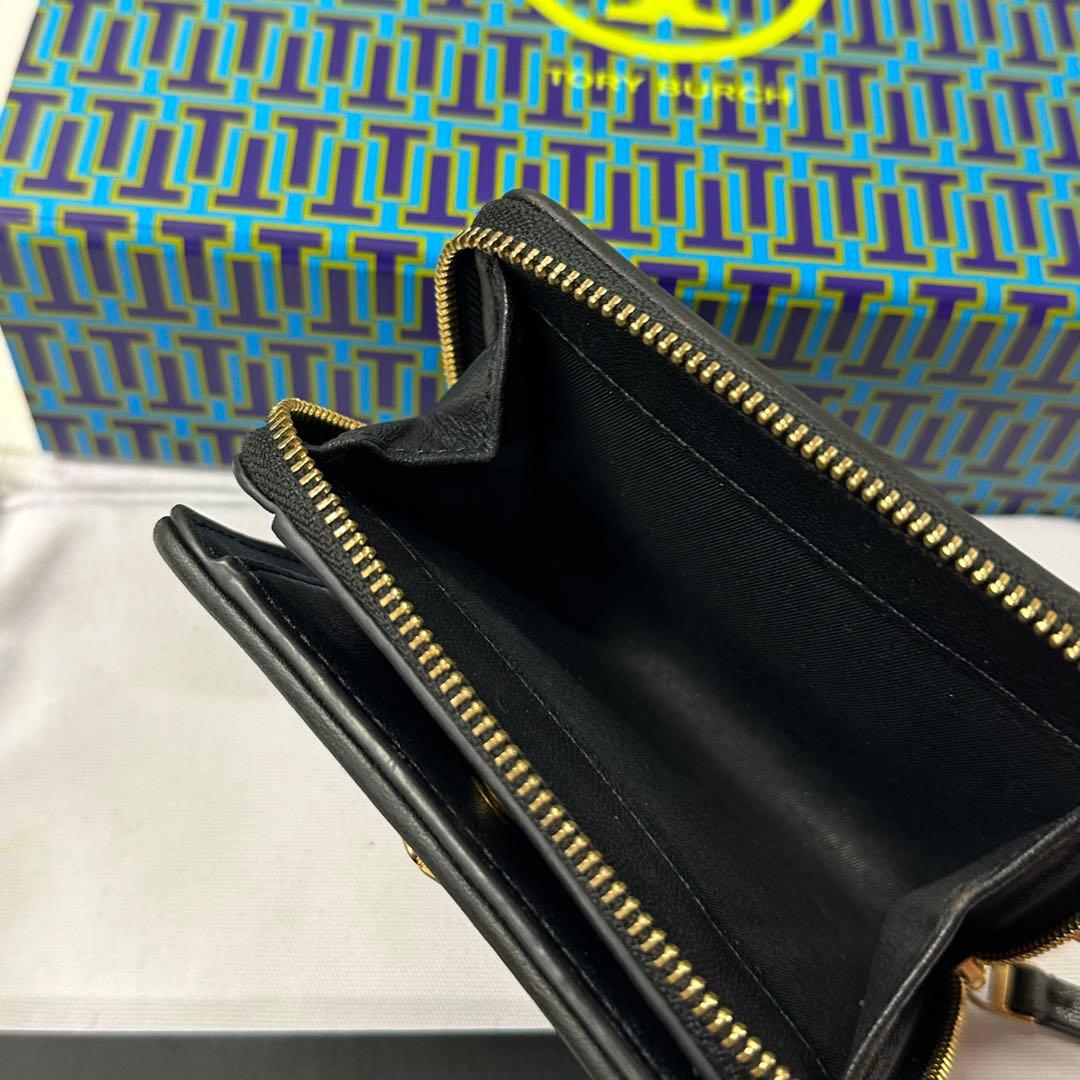 新品同様‼️ 現行　トリーバーチ　財布　二つ折り　折り財布　キルティング