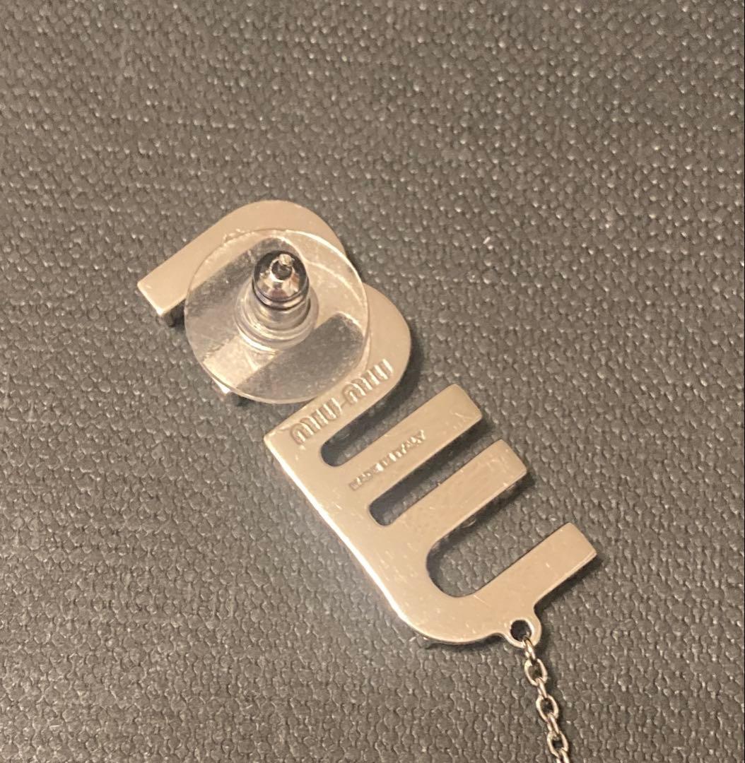 美品！miu miuクリスタルチャーム付きピアスロングピアス新作コレクション