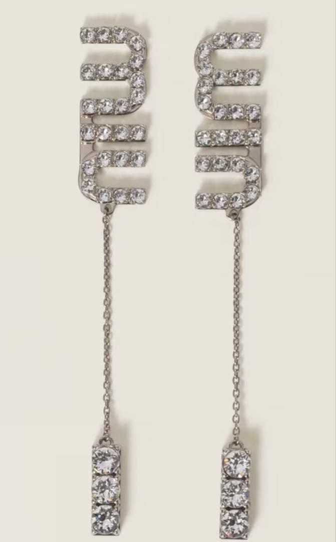 美品！miu miuクリスタルチャーム付きピアスロングピアス新作コレクション