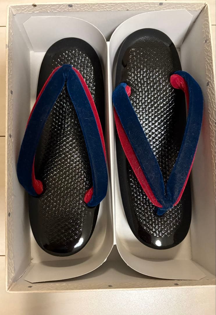 振り袖2着＋フルセット（訳あり長襦袢）おまけで小振袖1着、着物用ハンガー