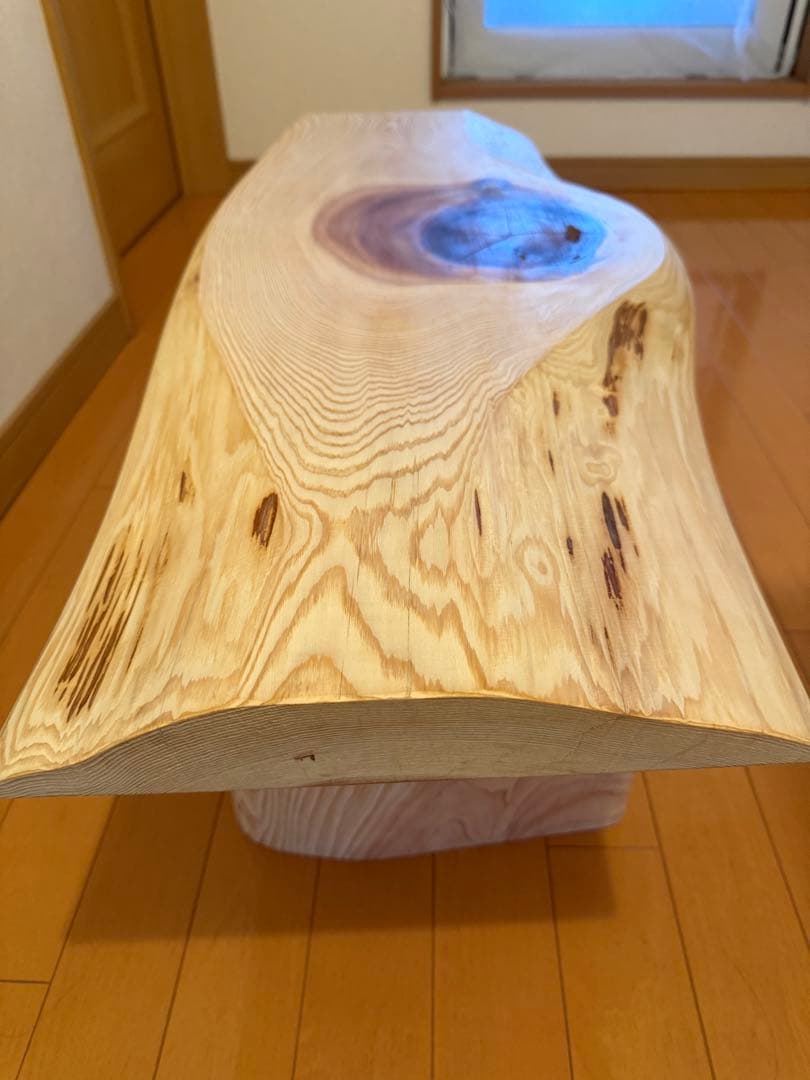 天然杉一枚板でか節カーブテーブル蜜蝋クリーム仕上げ