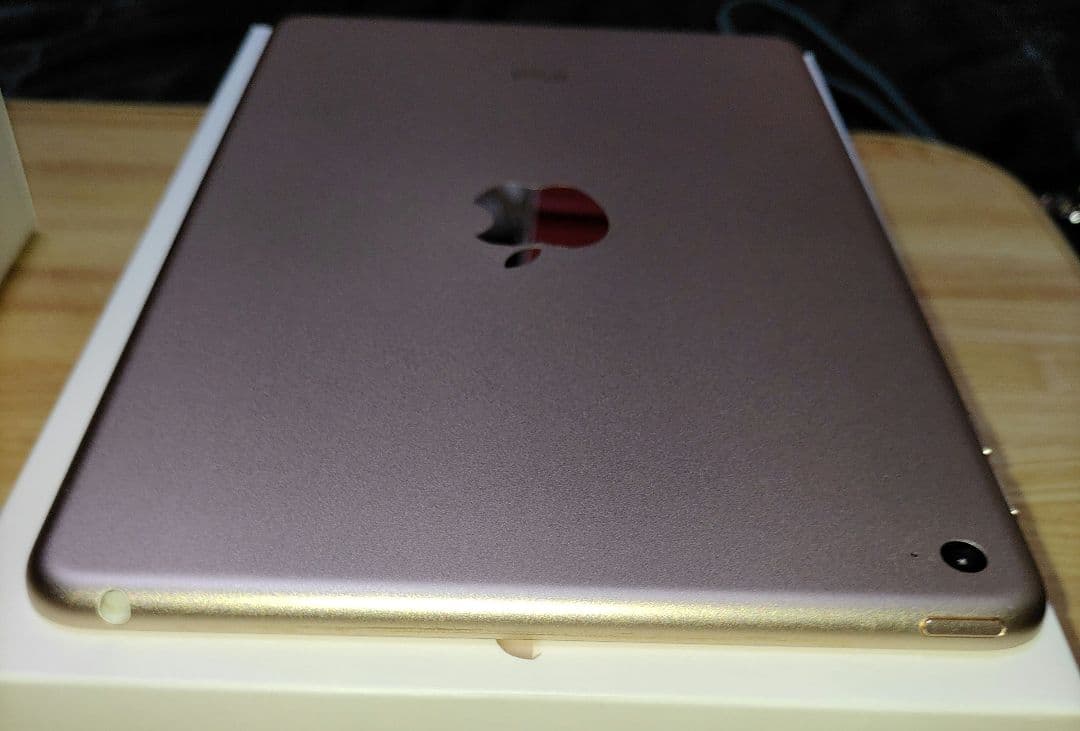 iPad本体 iPad mini 4 128GB Wi-Fi