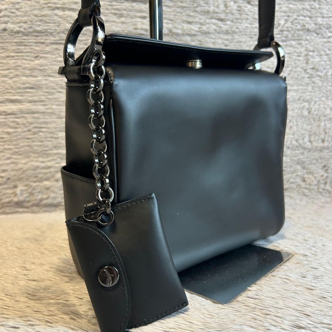 FERRAGAMO フェラガモ　ガンチーニ　ハンドバッグ　レザーバッグ　ポーチ付