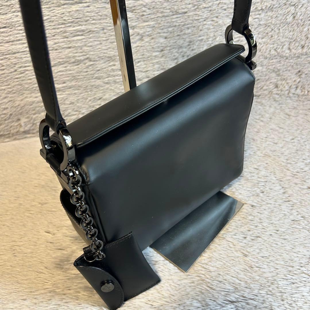 FERRAGAMO フェラガモ　ガンチーニ　ハンドバッグ　レザーバッグ　ポーチ付