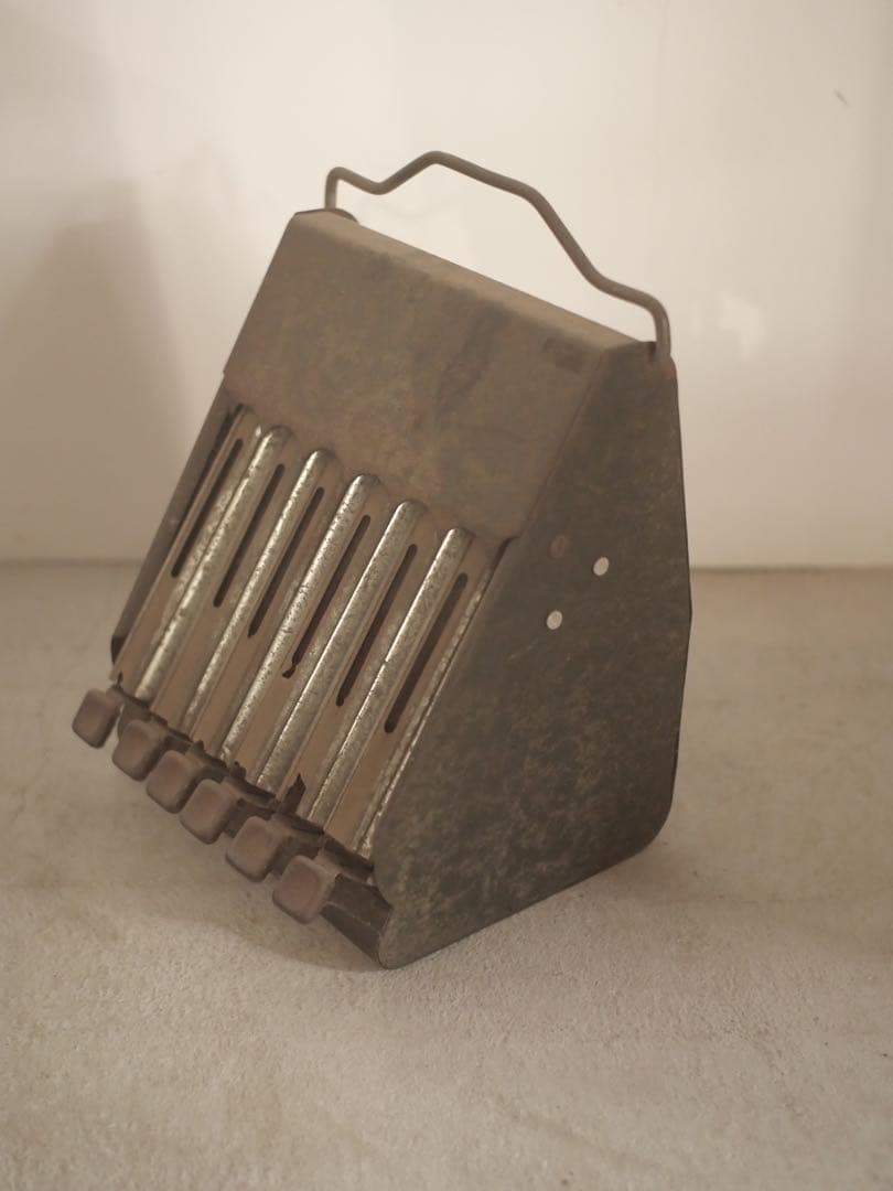 カウンター　小銭　サビ　オブジェ　古家具　古道具　アンティーク　昭和レトロ