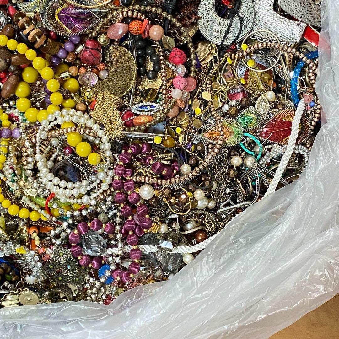 大量まとめ売り　ジャンク　未選別　アクセサリー色々⑤　約11.7㎏　ネックレス他