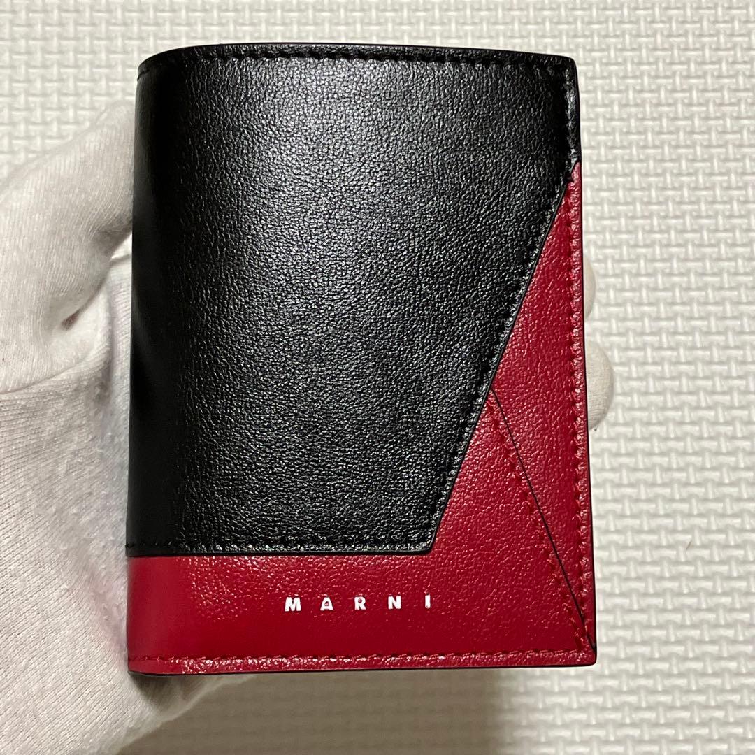 ・未使用　MARNI マルニ レザー二つ折り財布 黒×赤　ミニ財布　箱袋付き