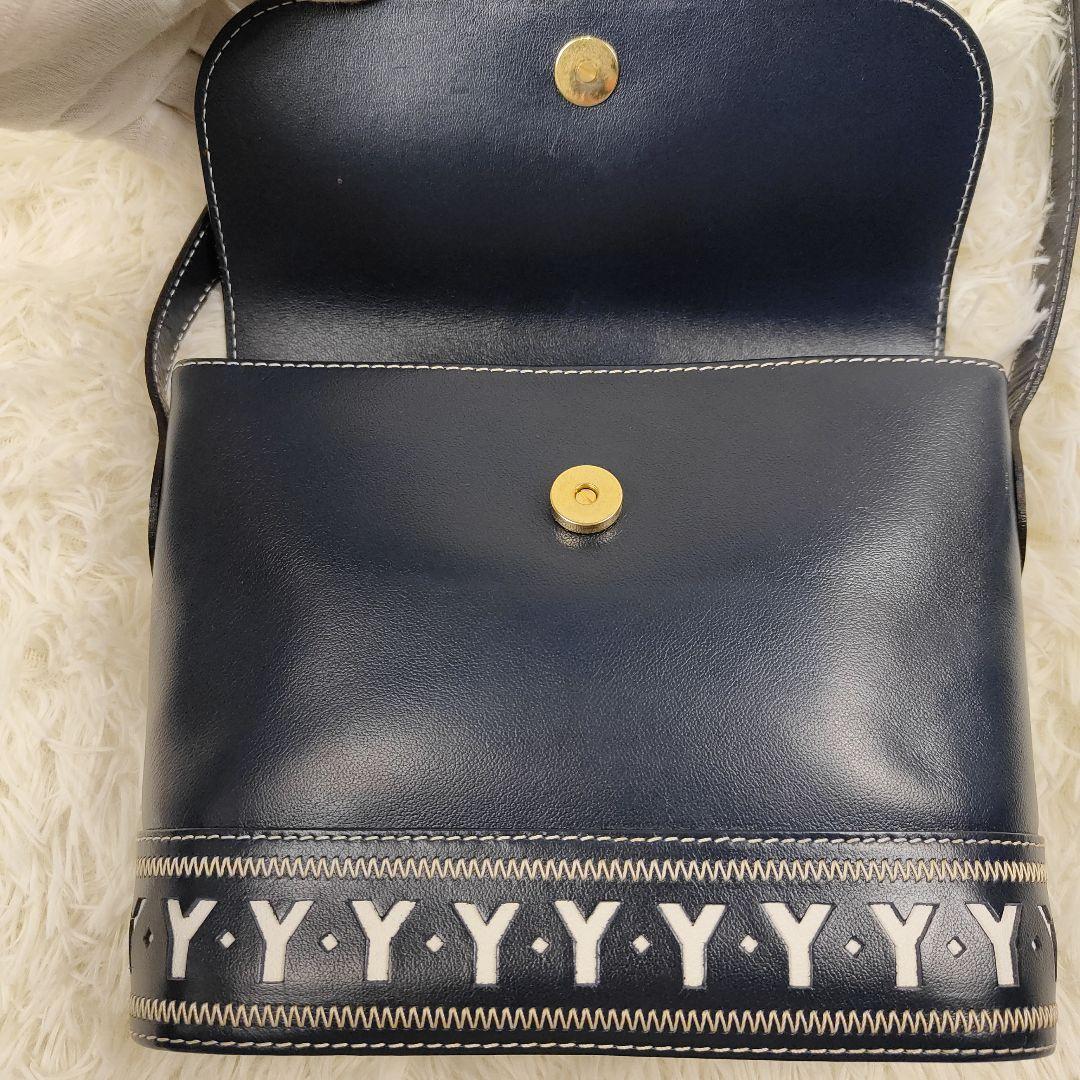 本日限定価格　イブサンローラン Yカット 型抜き ショルダーバッグ 肩掛け