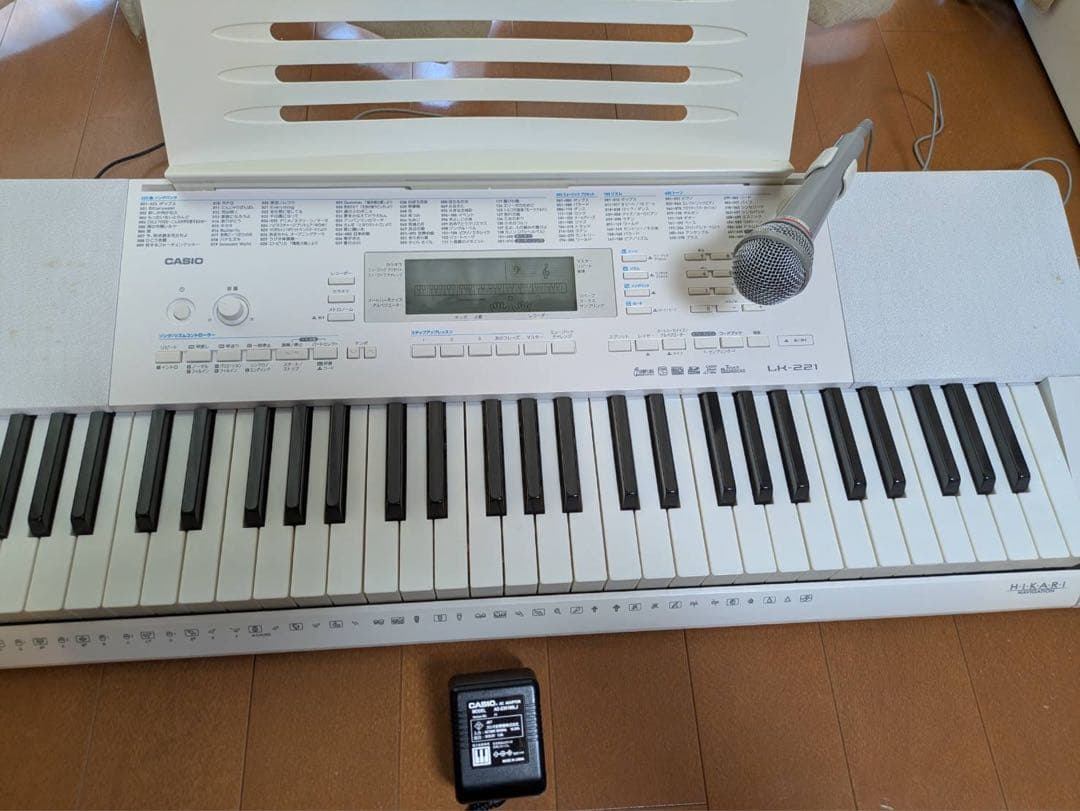 CASIO LK-221 光る鍵盤 マイク付き 電子ピアノ キーボード 楽器