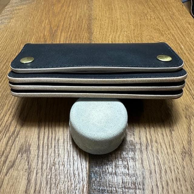 ミドルトラッカーウォレット　丘染め茶芯ブラック　真鍮 トラッカーウォレット