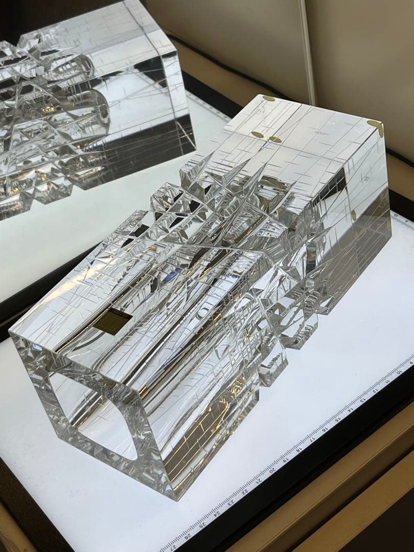 HOYA クリスタル　佐々木文夫　花瓶　フラワーベース　　最高級　貴重　中古品