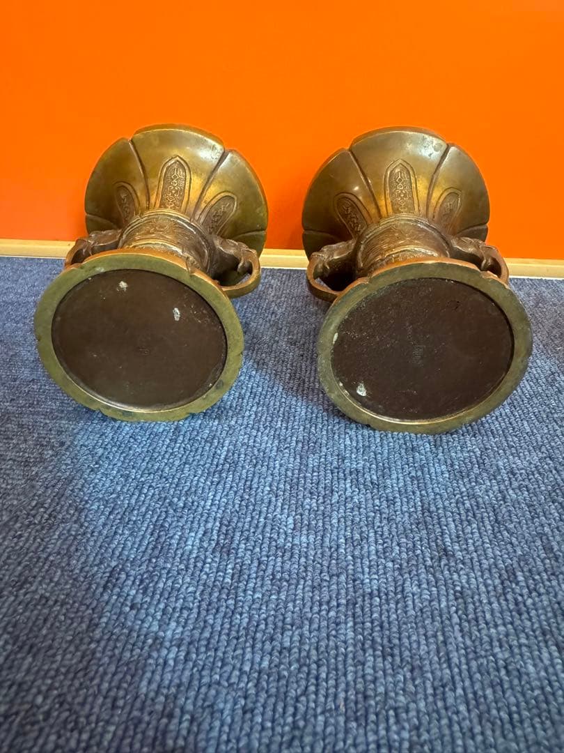 1904  春甫造　古銅　仏具 木瓜菖蒲型五具足　火立2客　花立2客　香炉1客