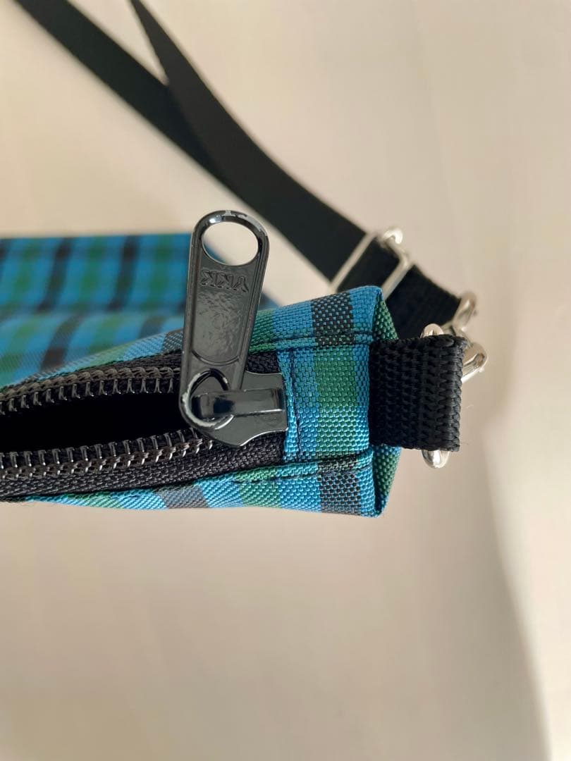 ファミリア 舟形ポシェット familiar 美品