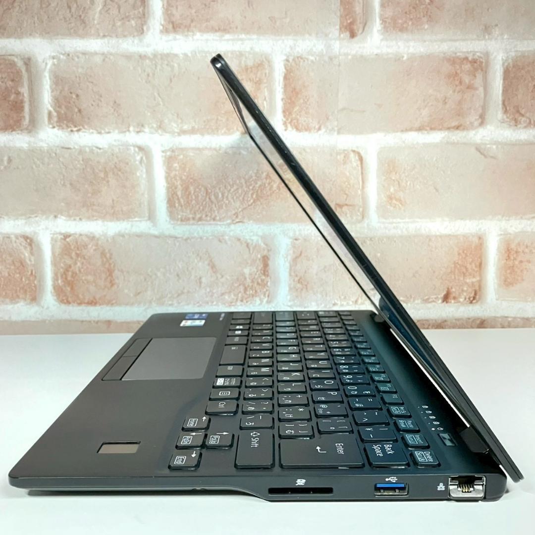 ★年末年始メガセール★ 第11世代Corei7 メモリ16GB 富士通 444