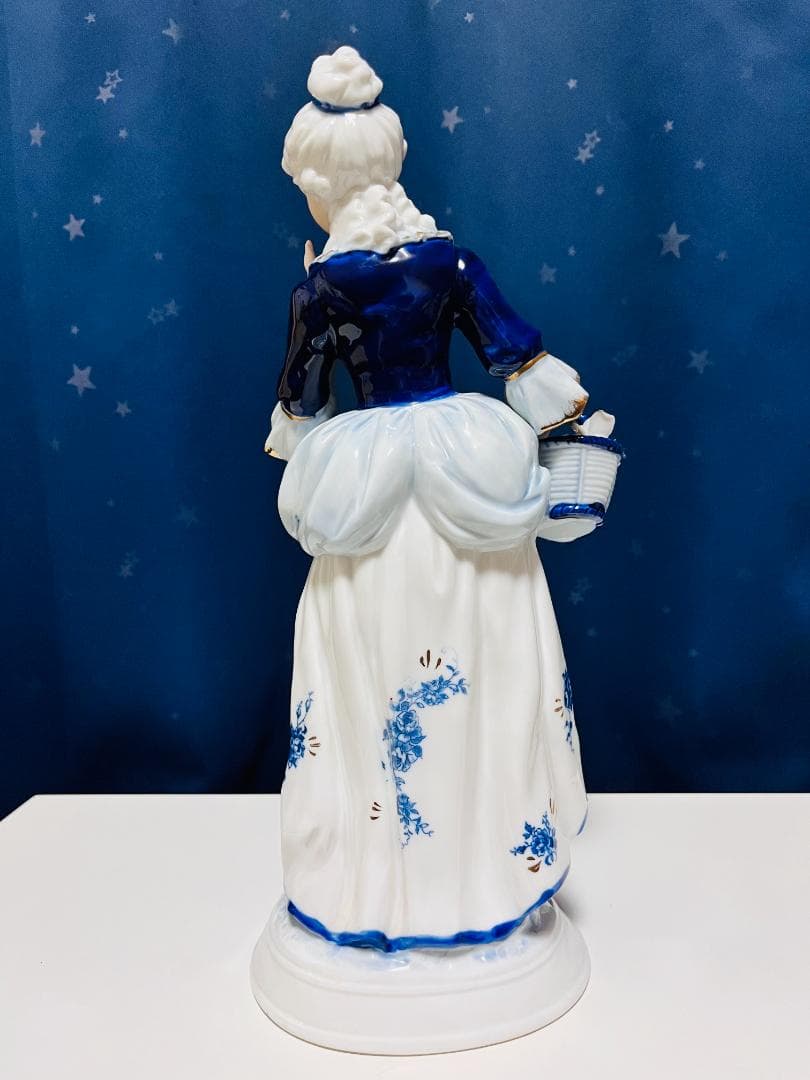 KPM ベルリン 陶磁器 ドイツアンティーク・西洋磁器 花カゴを持つ女の子 置物