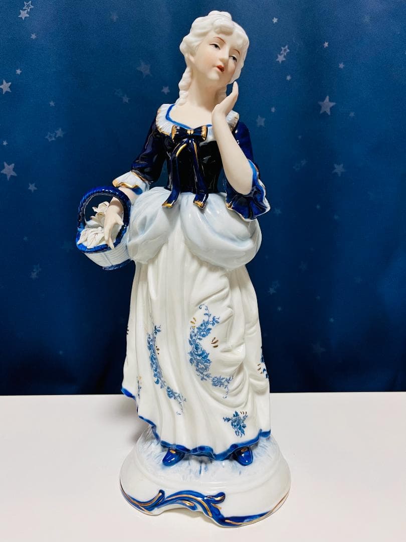 KPM ベルリン 陶磁器 ドイツアンティーク・西洋磁器 花カゴを持つ女の子 置物