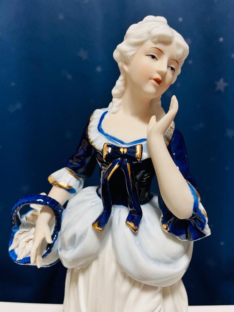 KPM ベルリン 陶磁器 ドイツアンティーク・西洋磁器 花カゴを持つ女の子 置物