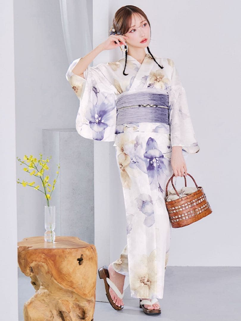 【完売品】ソフトモダンシアーフラワー浴衣【浴衣３点セット 浴衣/帯/下駄】