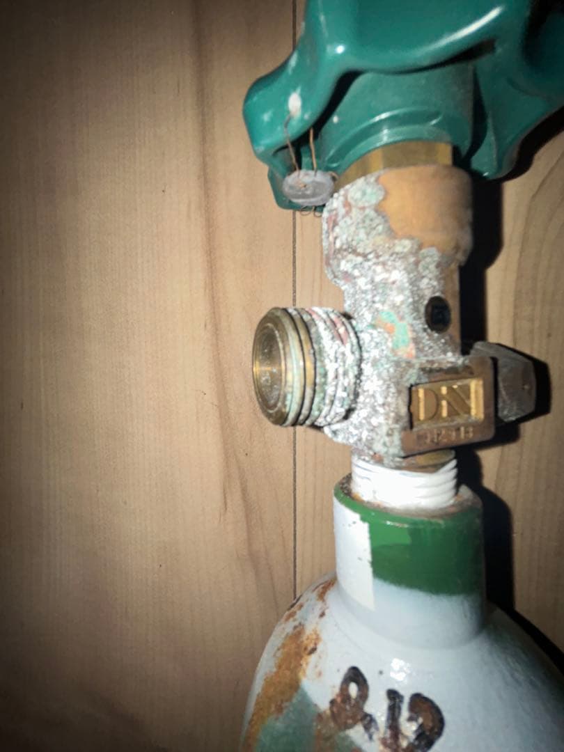 0.5kg二酸化炭素ボンベ 小型 CO2 水草水槽 ミドボン