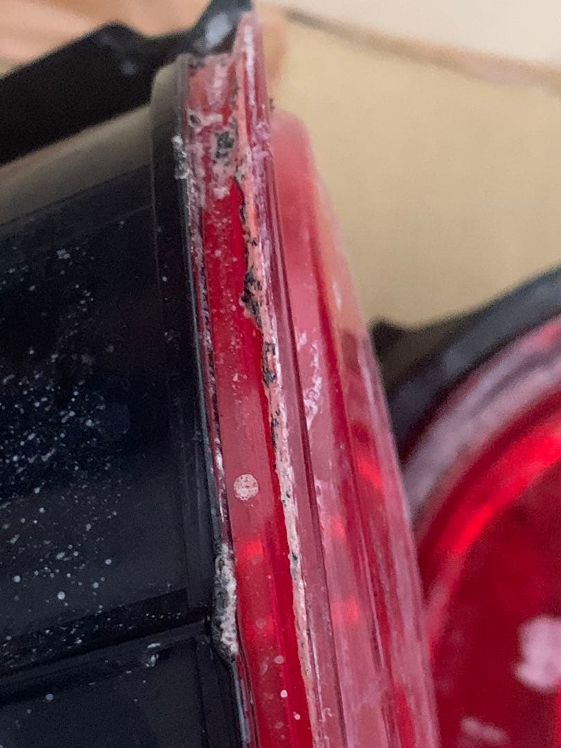 NDロードスター 純正テールランプ（スモーク塗装残りあり）