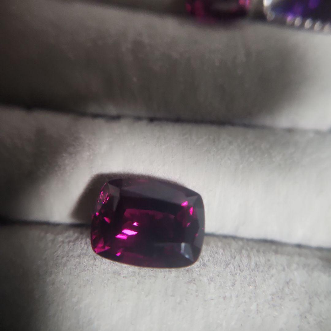 特大天然ロードライトガーネット 9.001ct